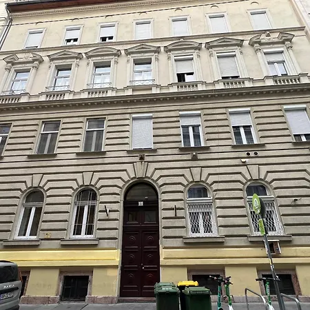 Summer 5 Apartment- 2 Bedrooms-ac Budapesta