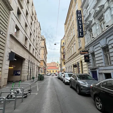 Daire Summer 5 Apartment- 2 Bedrooms-ac Budapeşte